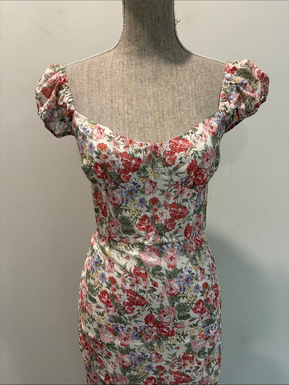 Off‑Shoulder Floral Midi Dress in Pink and Cream - Picture 3 of 16